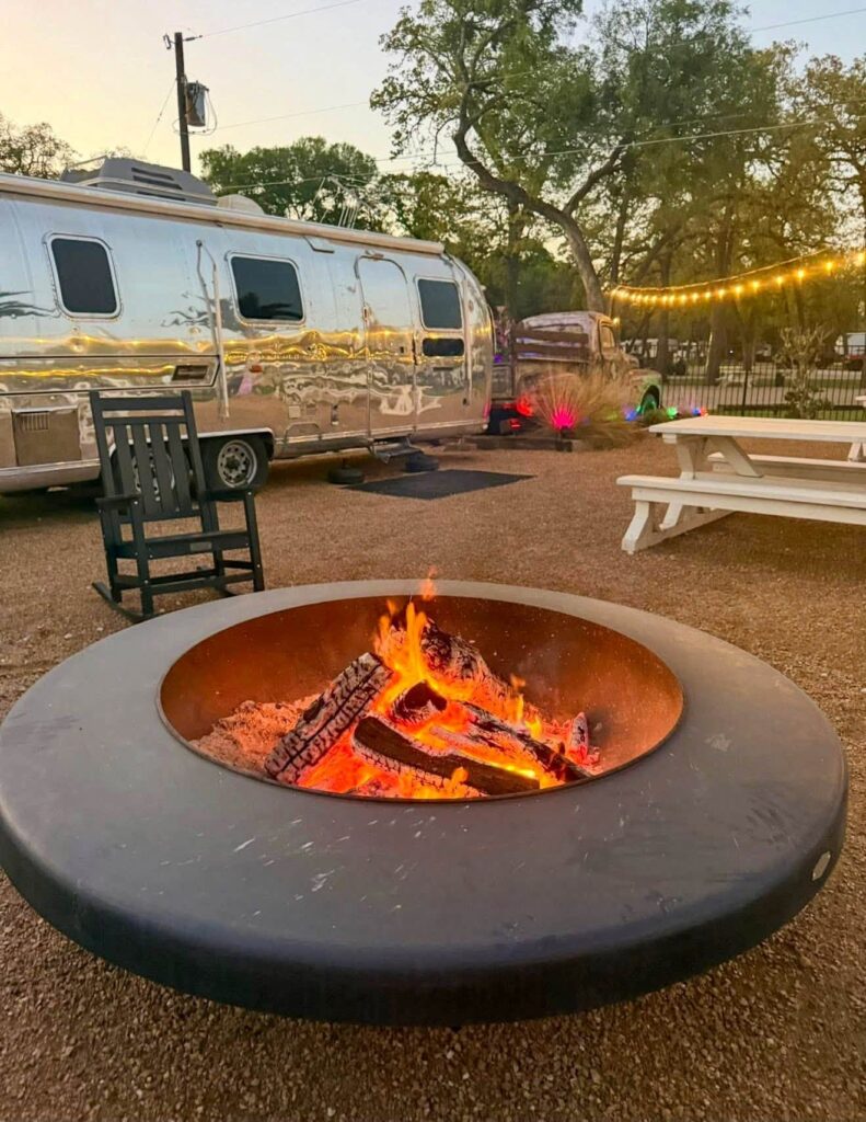 Fire pit and seating at Magnolia RV Resort